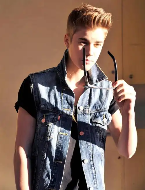 求justin bieber 1200*800像素的照片 无水印 18岁1