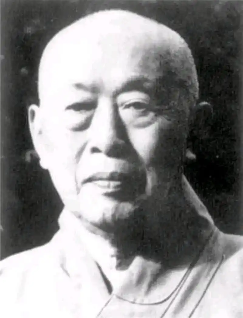 1944年,日军进攻桂林,巨赞法师举起屠刀,手刃了130多个日本鬼子,他杀