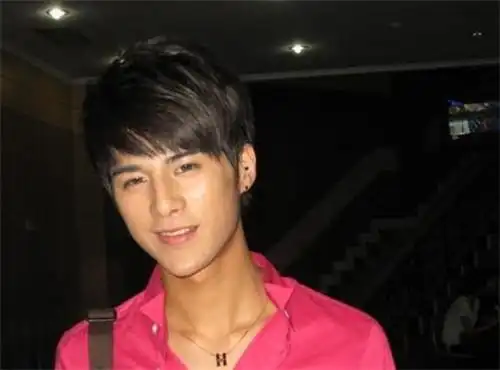 狐狸的夏天第二季男主角姜潮有整容么早期照片曝光图