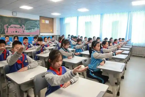 自创乒乓球护眼操,威海这所小学加强学生视力保护有新招