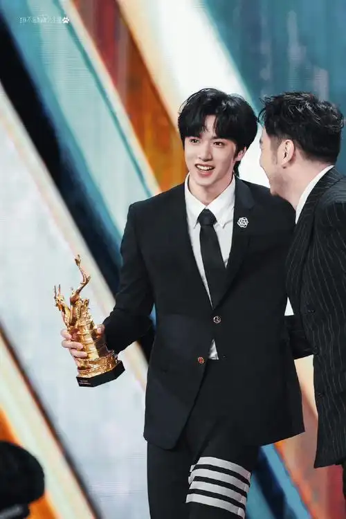 刘耀文回应电影脸