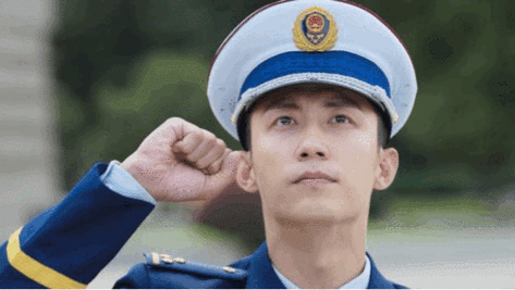 火光宣誓名场面#黄景瑜一脸认真宣誓真的好戳人谁懂啊91握起拳头