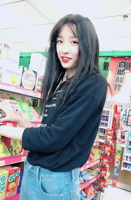 女装大佬艾比关美颜直播网友这么拼的么