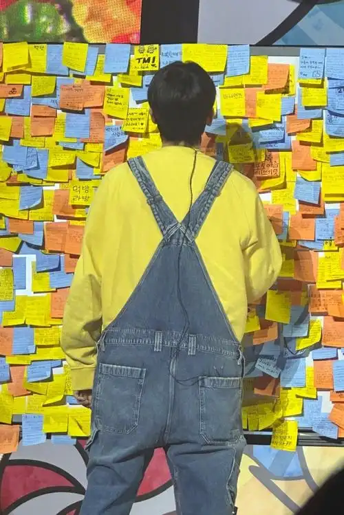 2024 伯贤fm  零食party> in 首尔 生图 背影也可爱0505