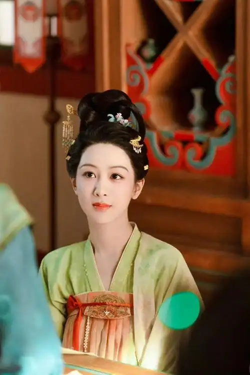 连更17集国色终于登顶了,杨紫牛牛的国色芳华继续冲!