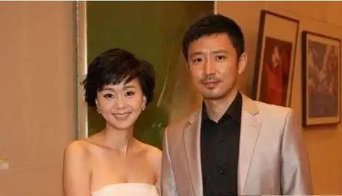 系95班学习,与陆毅,鲍蕾,罗海琼,田海蓉,薛佳凝,朱泳腾成为同班同学