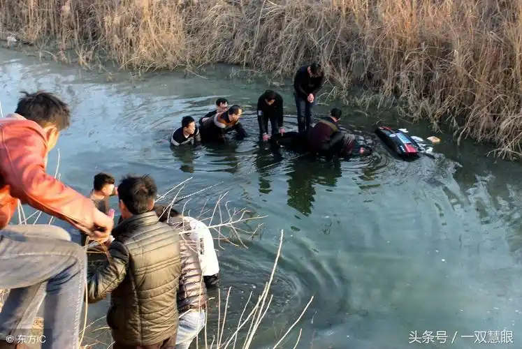 谁说现代人眼里只有钱,十张舍己救人照片告诉你,危难时刻真情在