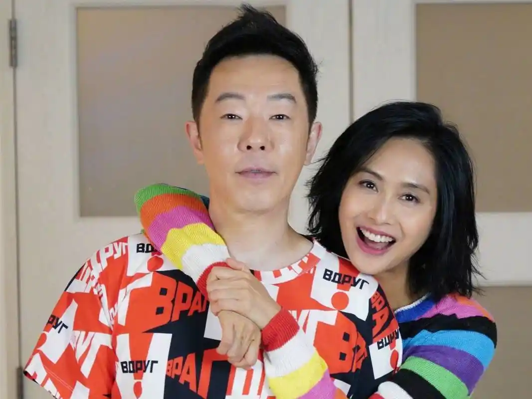 朱茵谈与黄贯中恋爱的原因因家中漏水和丢狗而结缘