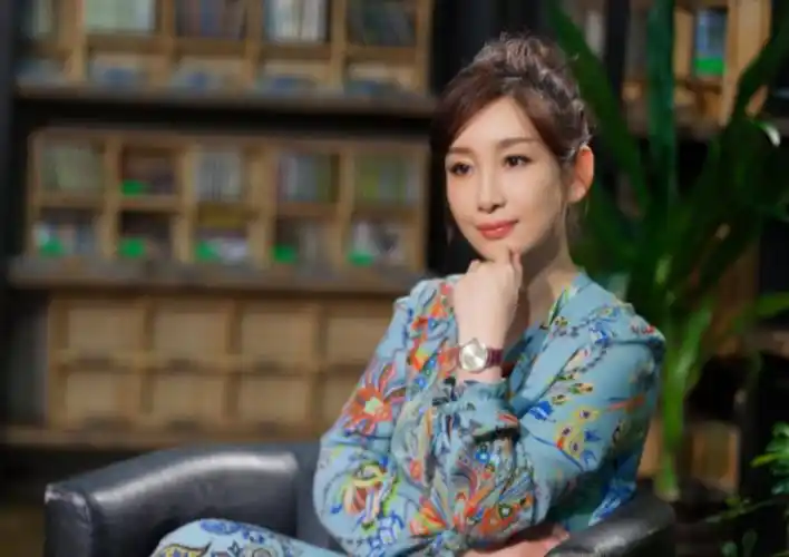 回顾秦海璐被富豪李厚霖抛弃嫁给二婚的王新军如今她幸福吗