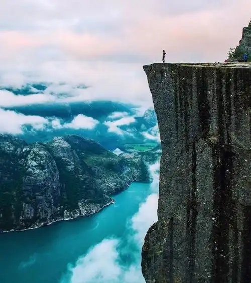 跟随凯奇用脚步丈量大山大海