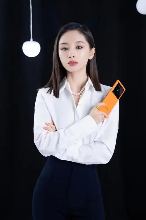 王子文新造型美出新高度!花苞袖气质非凡,不愧是时尚界扛把子