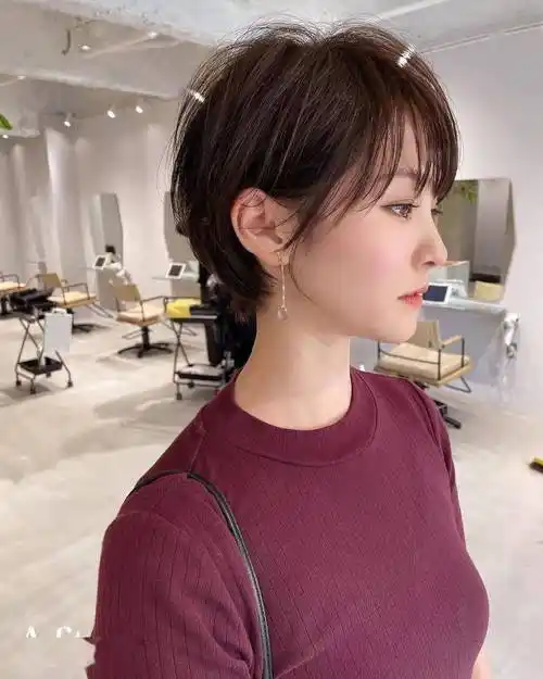 换对"精灵系"短发有多美,看完这8组对比就知道,小脸又减龄