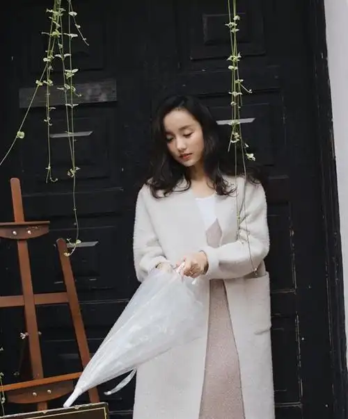 吕一时尚感真绝7套早春穿搭时髦高级照穿美得独特一周不重复