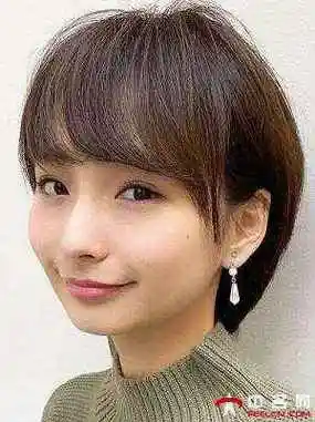 中短款发型图片女(中短款头发发型图片女)