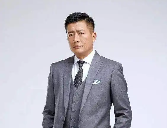 1月1日,演员高曙光在社交平台上更新了一则动态,祝福大家新年快乐