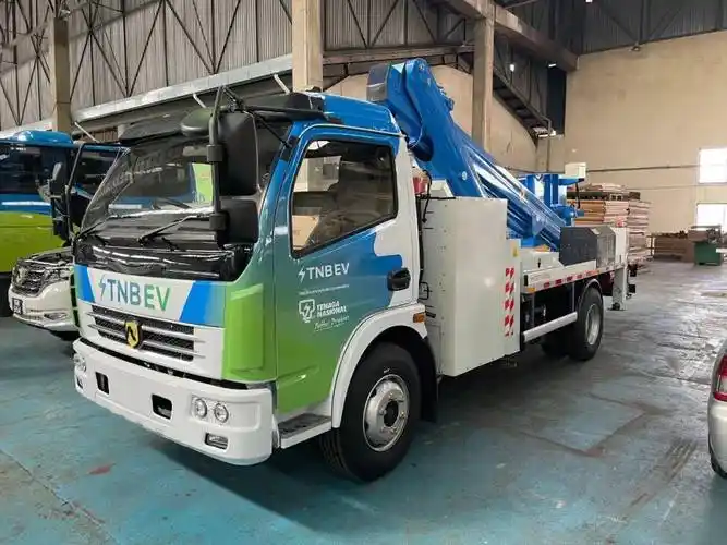 徐州海伦哲专用车辆股份有限公司在马来西亚首批新能源高空作业车交车