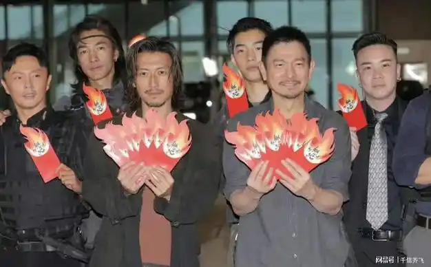 《东北警察故事》系列和《目中无人》再度翻红,接下来将通过与刘德华