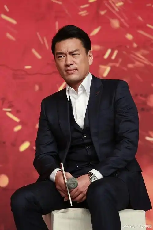 《下一站是幸福》原名《资深少女的初恋》中扮演虞书欣的舅舅