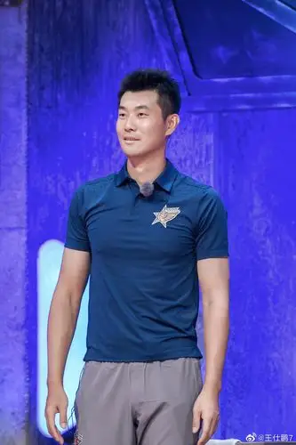 王仕鹏参加综艺节目秀帅照《¨综艺节目》(多图) ¨参加>