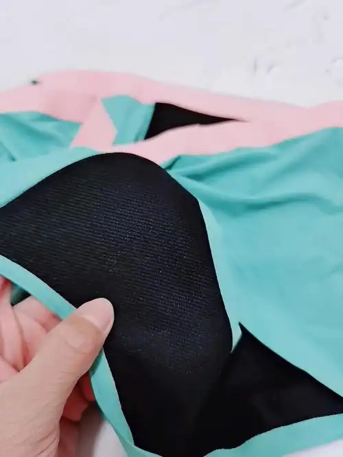 卫生巾内置的日常内裤入手了一条马卡龙色系的试一下量少的时候抛弃