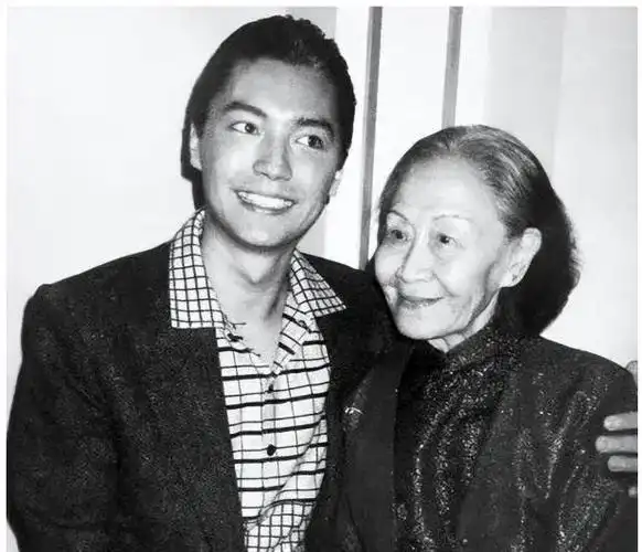 对于许多70后,80后来说,尊龙这个名字一定不陌生