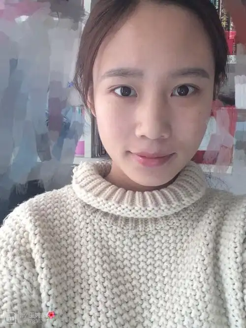 大家觉得这个女的怎么样,给的第一感觉是什么?(照片没有美颜过)