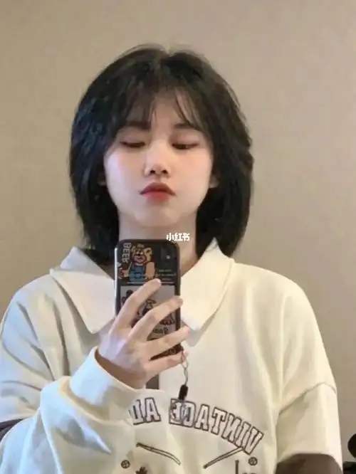 去剪了短发这么好看