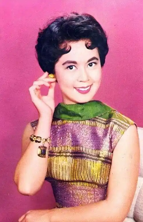 港媒分析,林黛自寻短见,应该是事业不顺心,家庭又不如意,她是大明星