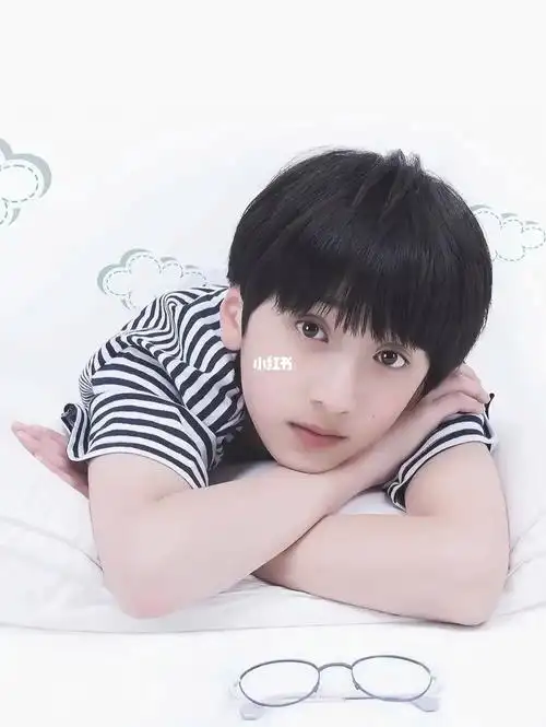 人间雪丽糍救命我们浩翔小时候真的浩可爱啊啊啊啊严浩翔人类幼崽时代