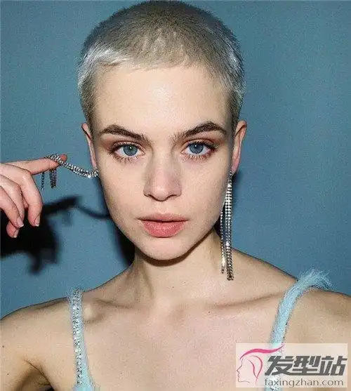 男生剪寸头阳刚大气,当然女生也适合剪寸头.