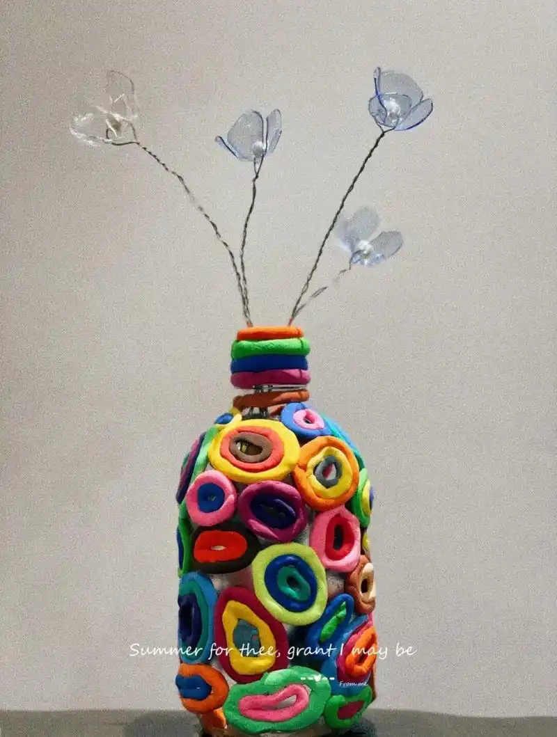 彩泥手工艺术花瓶/饮料瓶废物利用制作花朵 随意的捏彩泥,随意的搭配