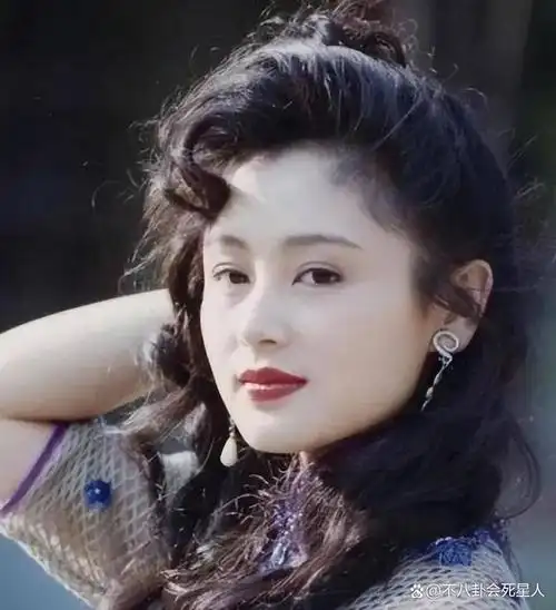 陈凯歌转身娶陈红,倪萍:放下6年爱情,离开后收获美满的家庭