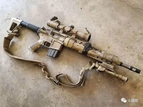 ar酷图讲真一把ar一把ak掉地上您到底会拿起哪只呢