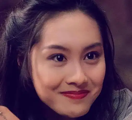 近日,有媒体报道称女演员朱茵状态不佳.