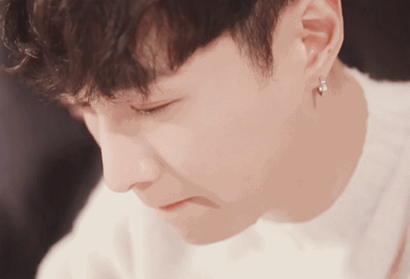 张艺兴gif流泪gif可怜gif心疼gif