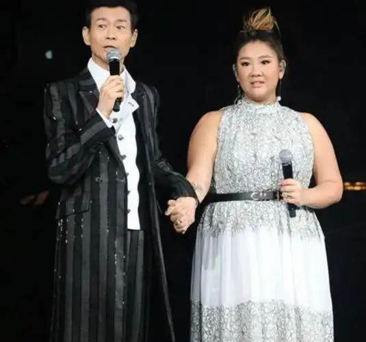 沈殿霞去世14周年,郑欣宜发长文悼念亡母,晒合照母女情深引泪目_腾讯