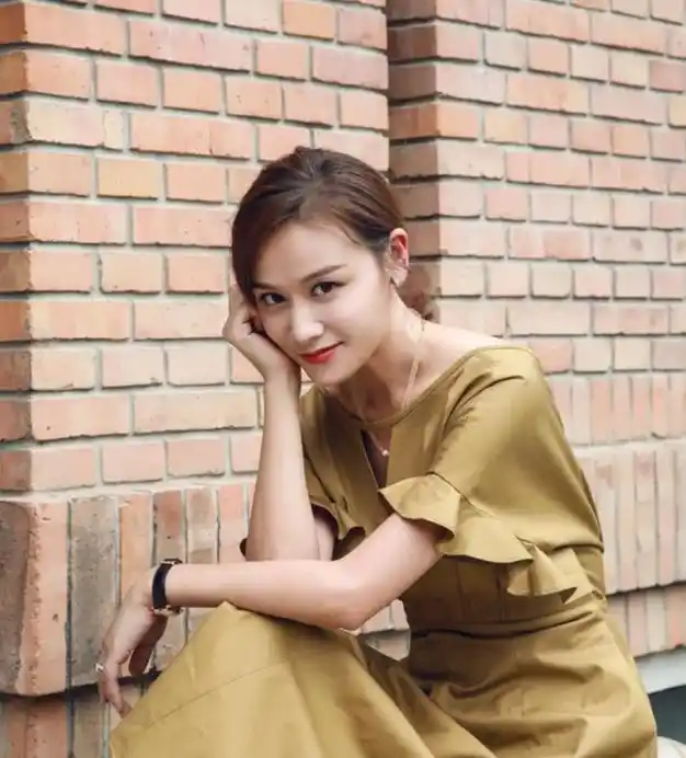 回顾超女叶一茜23岁嫁给田亮4年连生2胎如今还想拼三胎