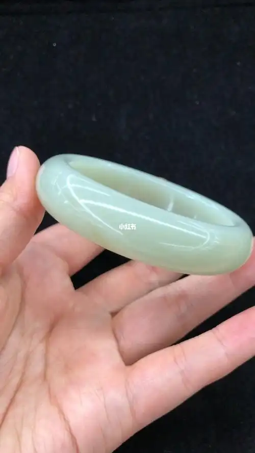 和田玉且末料糖青白手镯圈口57