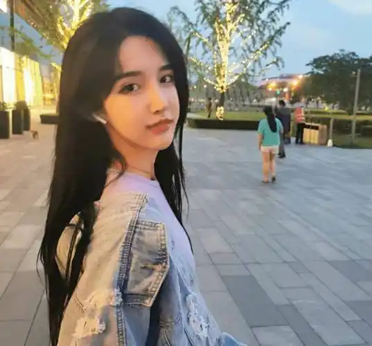 女装大佬艾比"男装照"被疯传,帅气模样不输偶像剧男主,我心动了_时尚