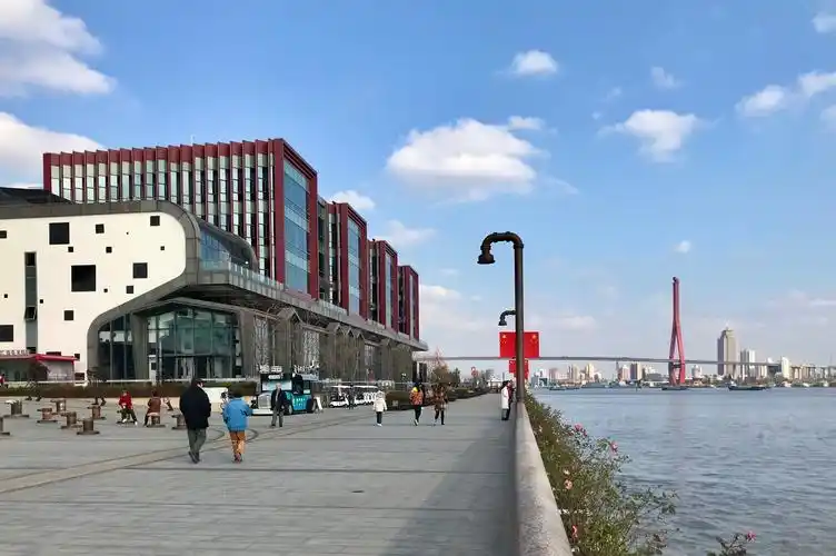 农友们相聚杨浦滨江渔人码头