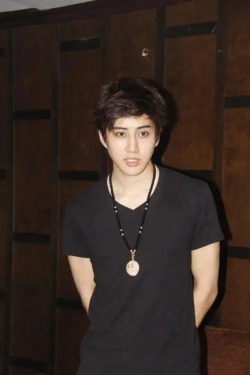 《浪漫满屋》而被广大中国观众所熟知和喜欢的泰国人气明星mike在曼谷