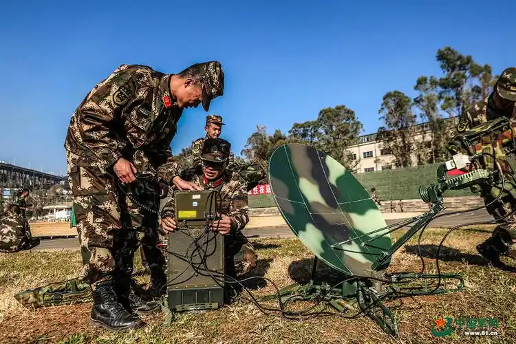 通信兵李伟即将退伍为何还这么拼