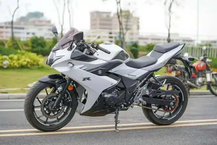二手豪爵铃木gsx250r