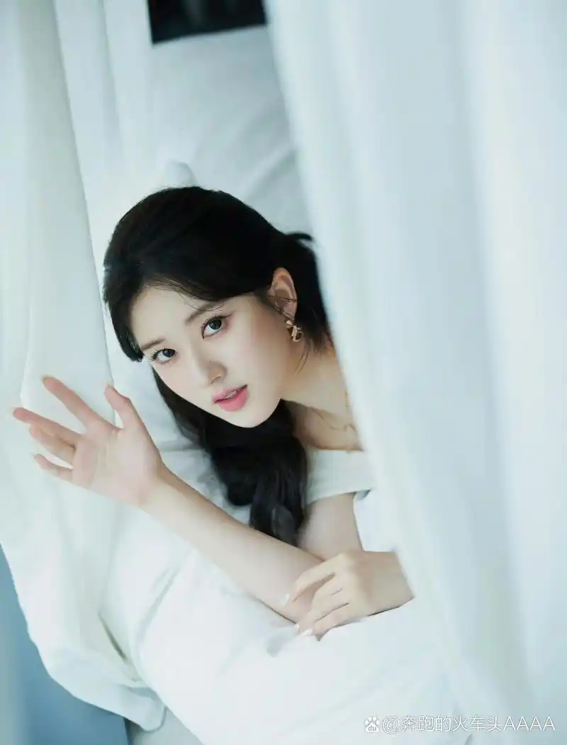 1,孙杨张豆豆领证结婚 黄晓明贾乃亮张梓琳等祝福	 2,据圈内人士爆料