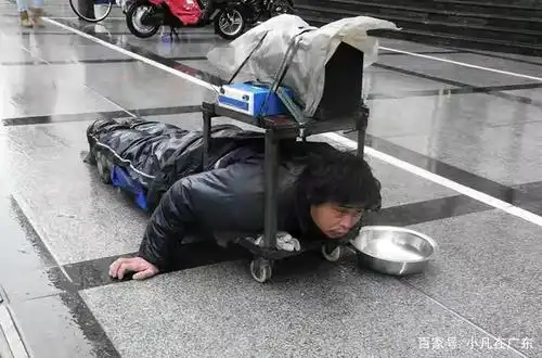 深圳街头的乞丐,如果你遇到会给哪一类人施舍?