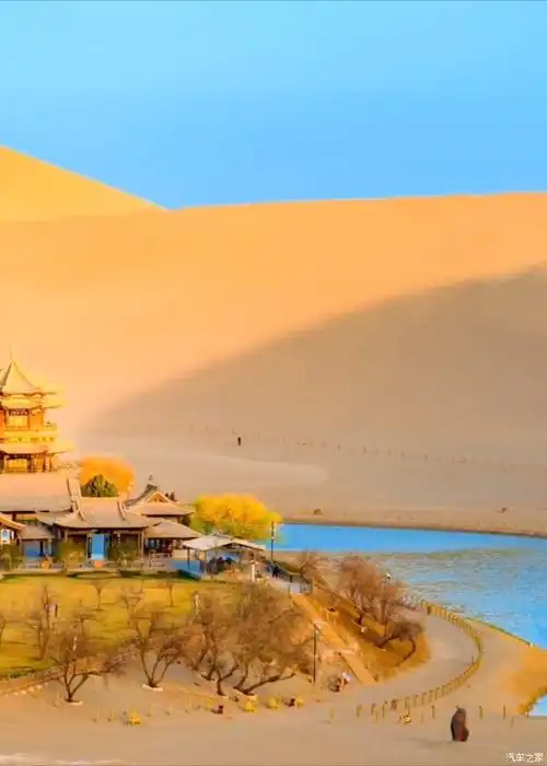 甘肃敦煌月牙泉