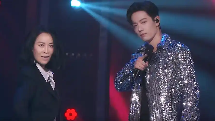 肖战那英带来复古神曲!《恼人的秋风》2.