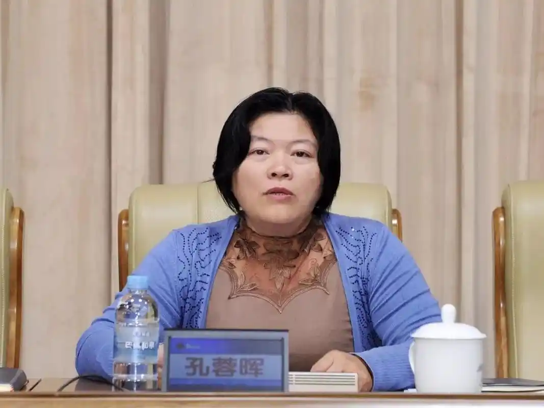 会上,孔蓉晖同志对履新民警提出了四点要求:一是要