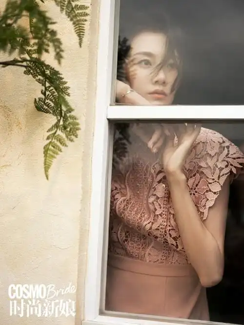 苗苗产后首拍婚纱大片 老公郑恺:是迪士尼在逃公主吧