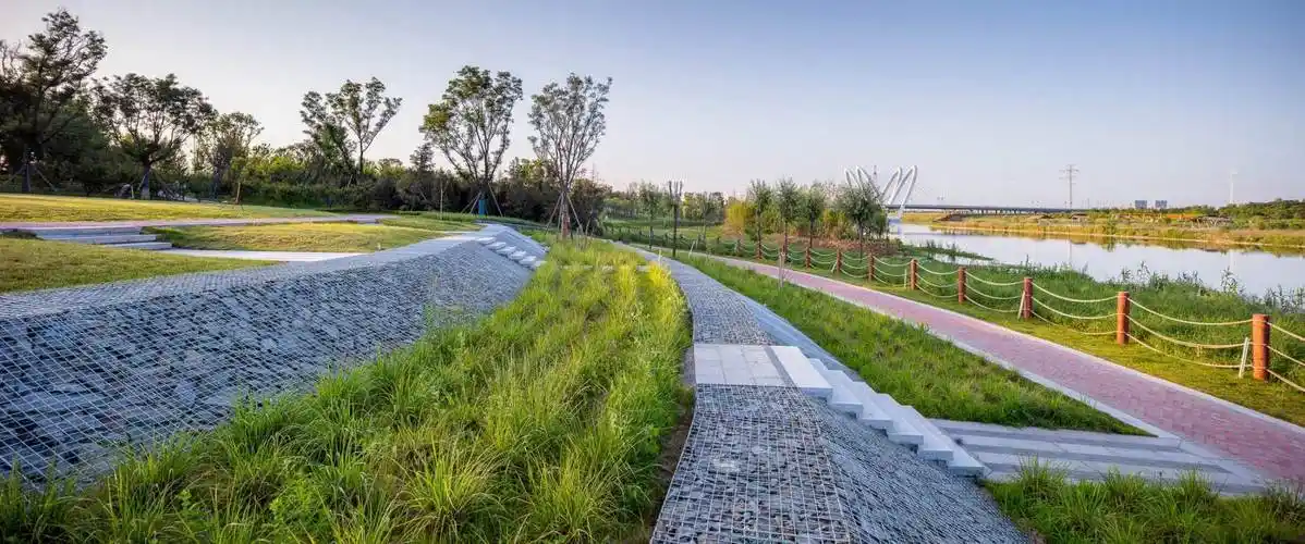 挡墙@嚓菜采集到^景观设计-边坡&挡土墙&道牙(10图)_花瓣建筑设计